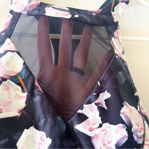 Titika Rosa Print Sports Bra size 4 - Picture 4 of 5
